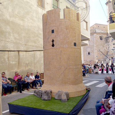 Torreta Carros de Madera (1)_edited